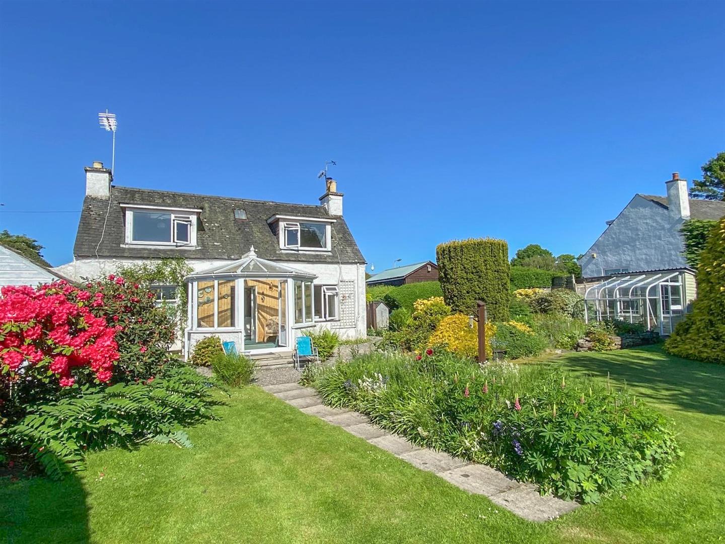 Property For Sale in Dingwall IV15 9QU Munro & Noble, Estate Agents